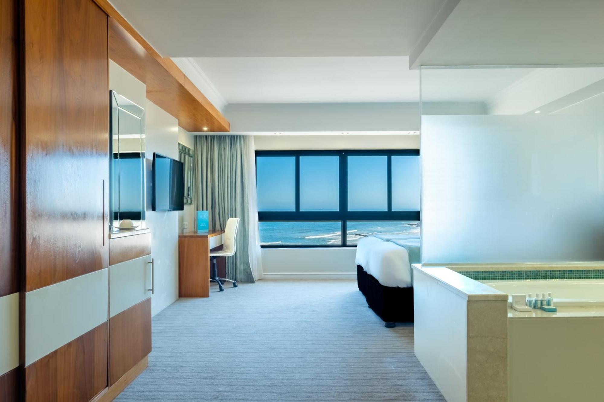 Blaauwberg Beach Hotel Bloubergstrand Eksteriør billede