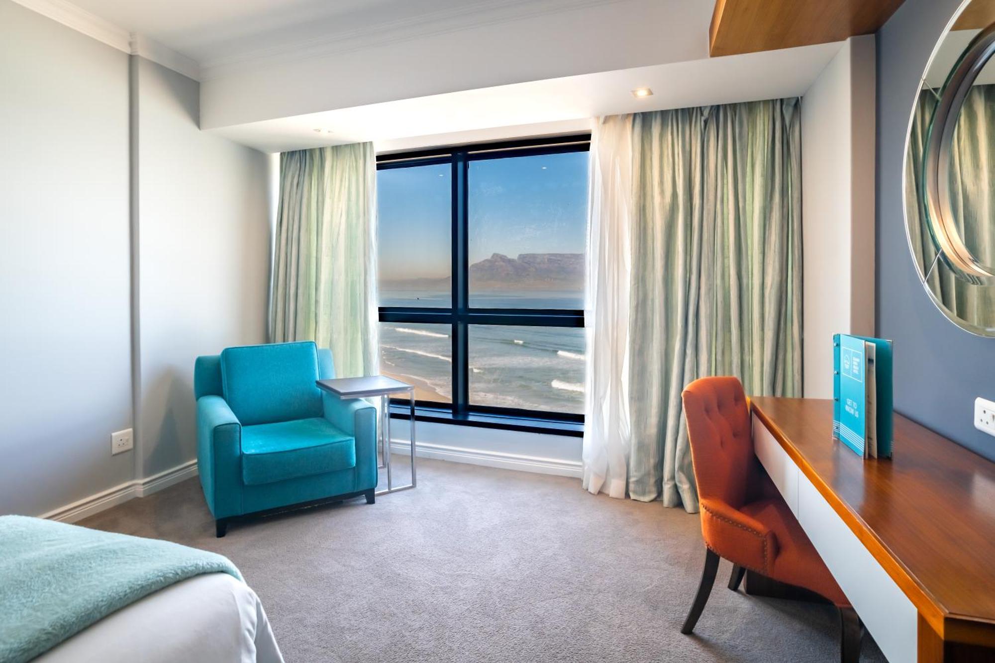 Blaauwberg Beach Hotel Bloubergstrand Eksteriør billede