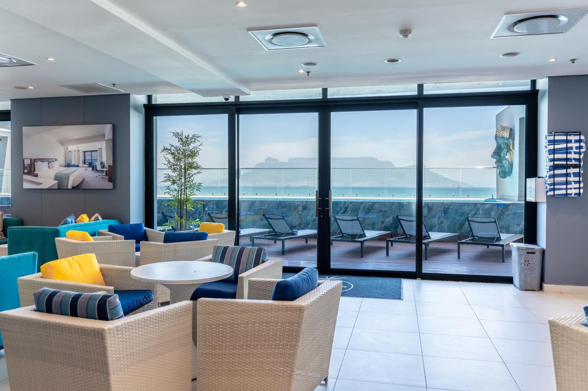 Blaauwberg Beach Hotel Bloubergstrand Eksteriør billede